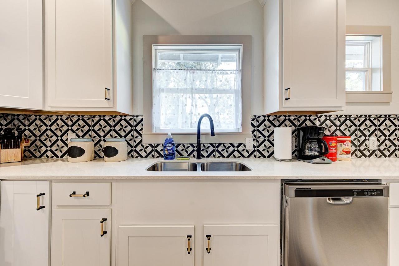 Chic- Less Than 5 Mins To Plaza District Holiday home *