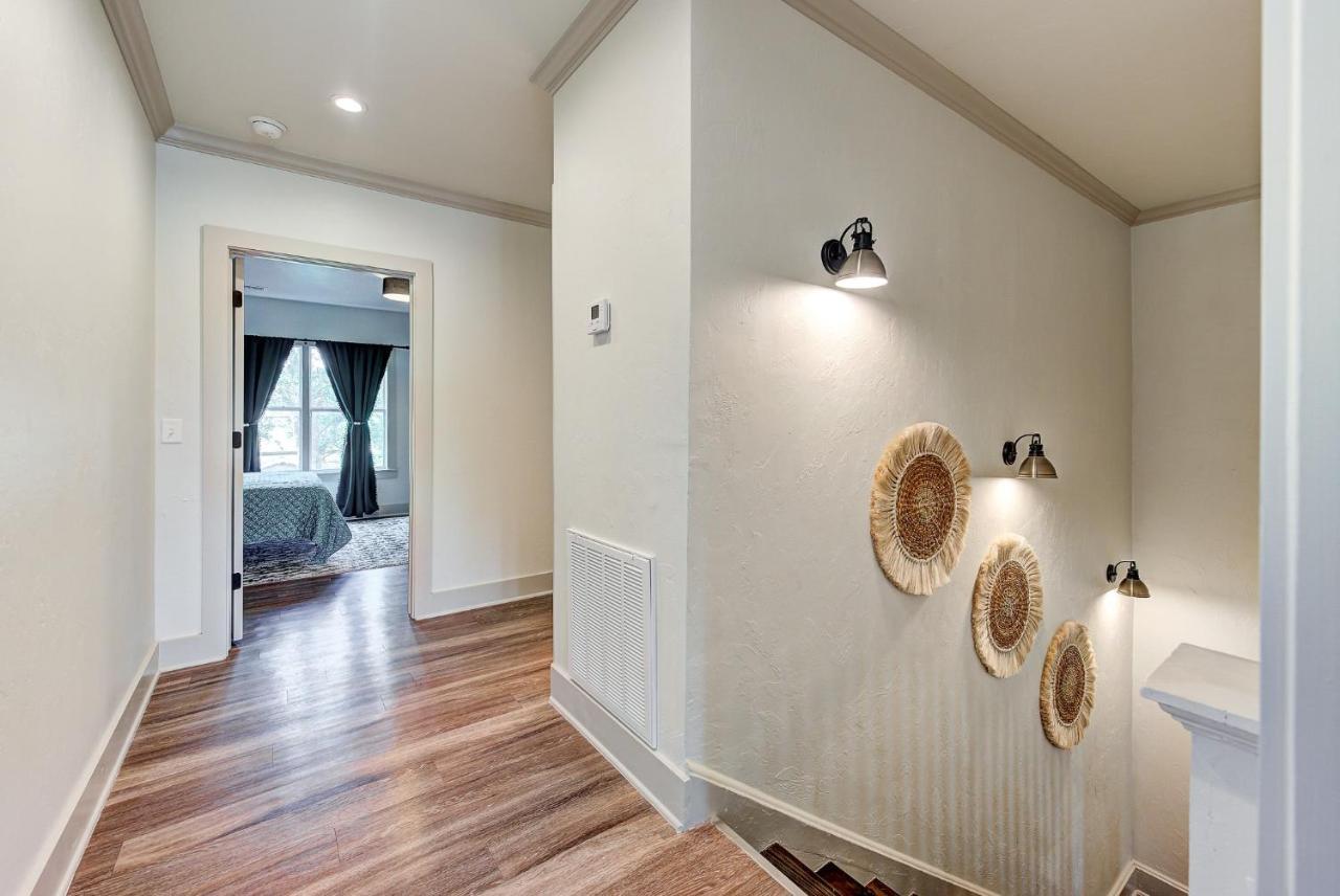 Chic- Less Than 5 Mins To Plaza District Holiday home Oklahoma City