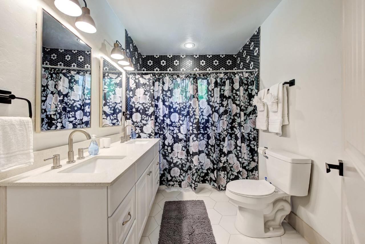 Holiday home Chic- Less Than 5 Mins To Plaza District *