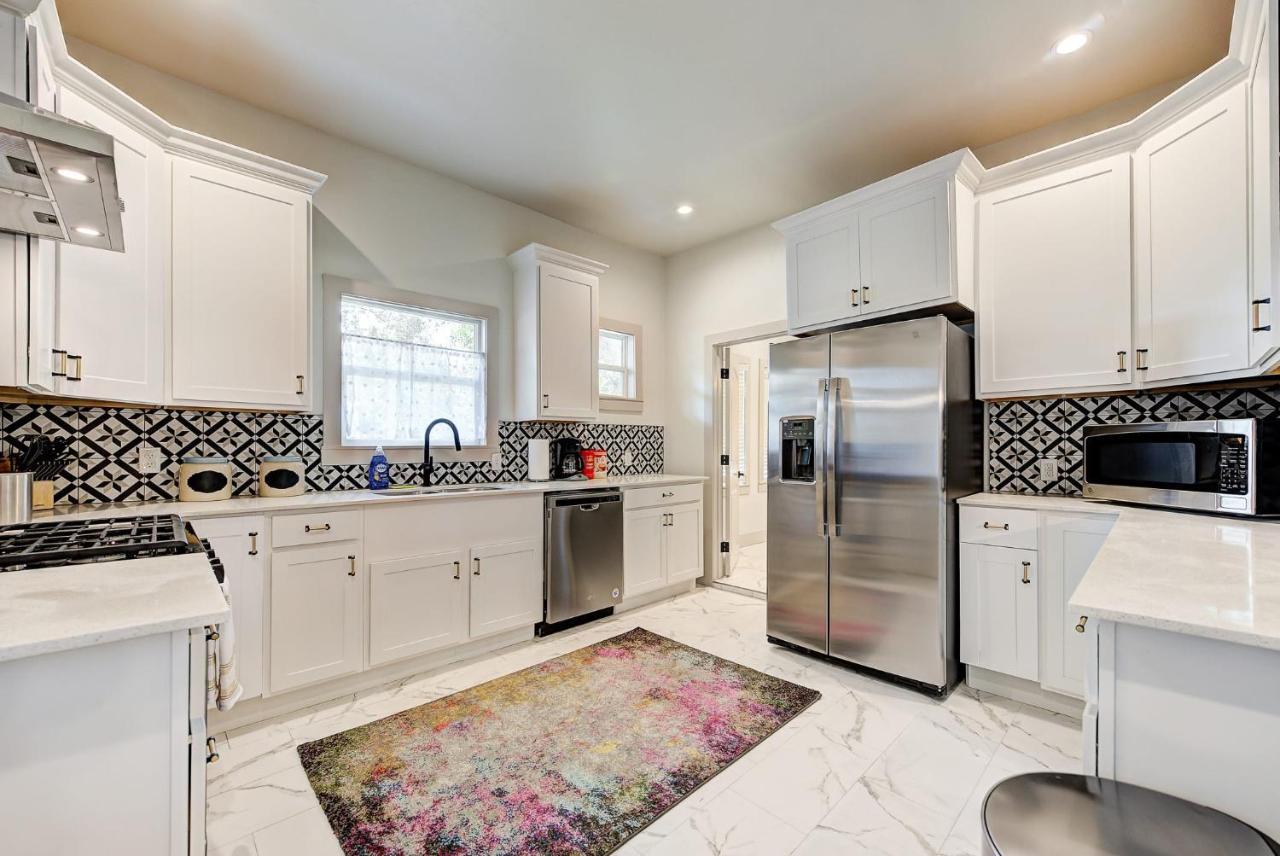 Holiday home Chic- Less Than 5 Mins To Plaza District *
